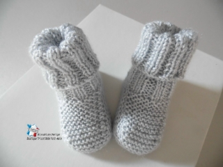 chaussons gris comete calinou  fait-main tricot bebe modele layette bb