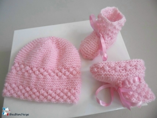 bonnet et chaussons roses calinou barbapapa  fait-main tricot bebe modele layette bb