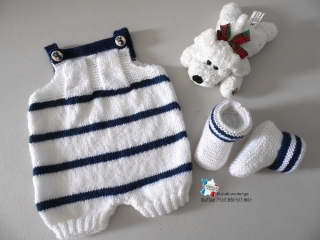 salopette marin et chaussons bleu et blanc calinou  fait-main tricot bebe modele layette bb