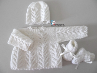 Brassiere, bonnet et chaussons blanc lait calinou  fait-main tricot bebe modele layette bb