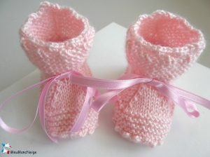 chaussons bebe roses tricotes main  tricot bebe layette bb