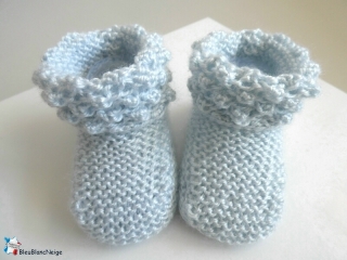 chaussons bleu azur calinou  fait-main tricot bebe modele layette bb