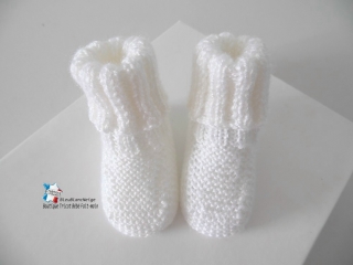 chaussons blanc lait calinou  fait-main tricot bebe modele layette bb