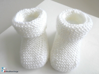 chaussons blancs calinou  fait-main tricot bebe modele layette bb