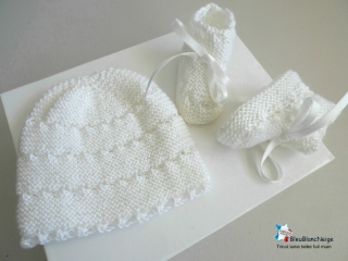 bonnet et chaussons blanc lait calinou  fait-main tricot bebe modele layette bb