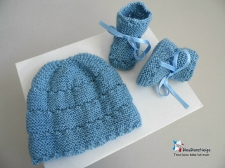 bonnet et chaussons bleu clair calinou  fait-main tricot bebe modele layette bb