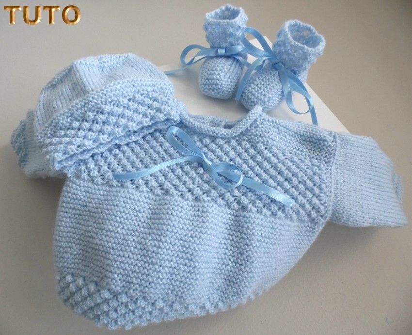 Brassiere bleue bonnet et  chaussons bb fait-main modele layette bebe patron a tricoter tuto