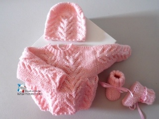 brassiere, bonnet et chaussons rose barbapapa calinou  fait-main tricot bebe modele layette bb
