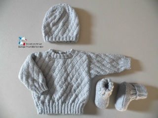 brassiere bonnet et chaussons gris calinou comete  fait-main tricot bebe modele layette bb