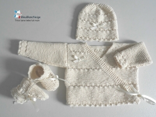 brassiere croisee, bonnet et chaussons coton nature de bergere de france,  fait-main tricot bebe modele layette bb