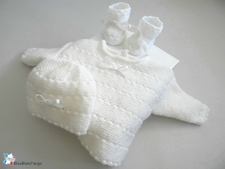 brassiere bonnet et chaussons blanc lait calinou  fait-main tricot bebe modele layette bb